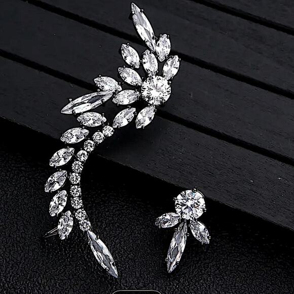 Vintage Rhinestone Statement Ear Climber - Picture 3 of 4